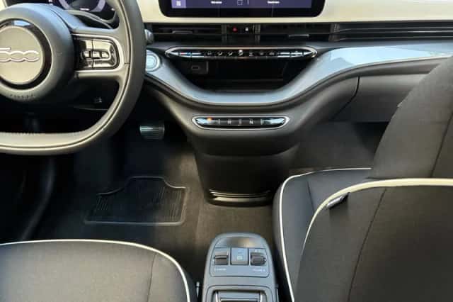 Fiat 500 (2023) thumbnail 7