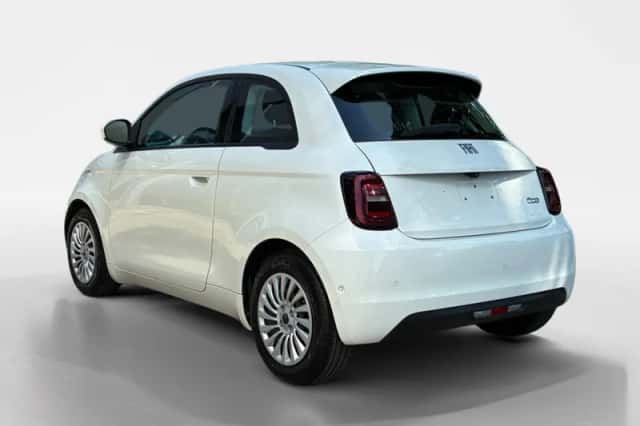 Fiat 500 (2023) thumbnail 10