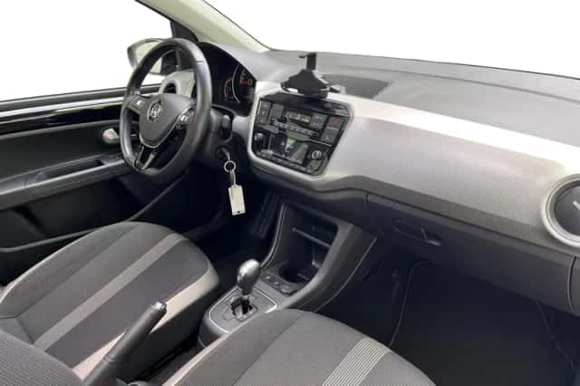 Volkswagen Up! (2019) thumbnail 3