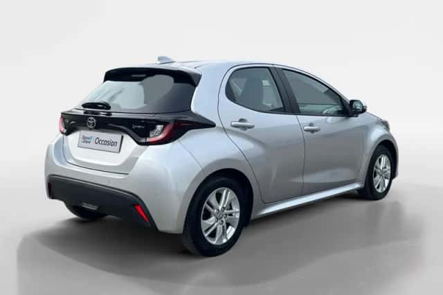 Toyota Yaris (2025) thumbnail 2