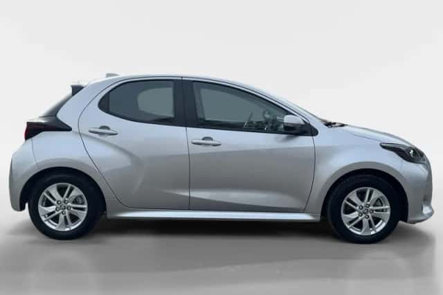 Toyota Yaris (2025) thumbnail 4