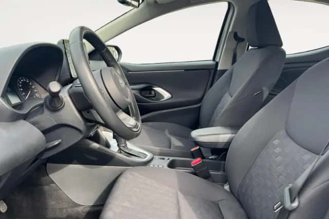 Toyota Yaris (2025) thumbnail 5
