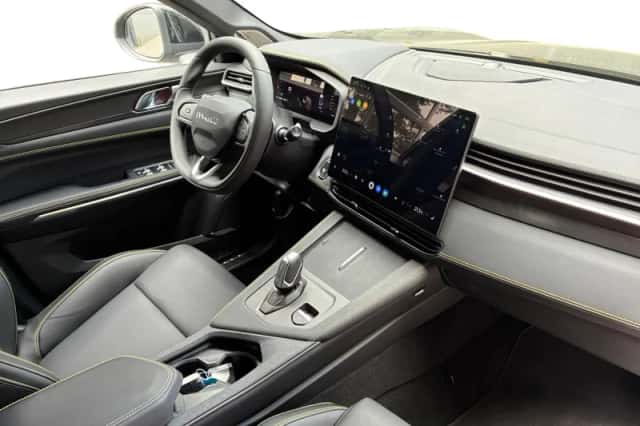 Lynk & Co 01 (2025) thumbnail 3