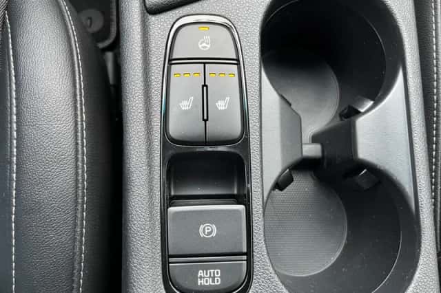 Kia Niro (2022) thumbnail 25