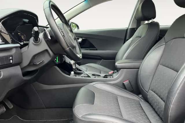 Kia Niro (2022) thumbnail 5