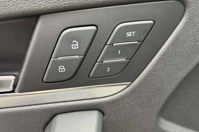 Audi Q5 (2018) thumbnail 25