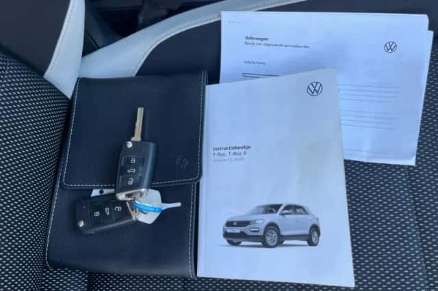 Volkswagen T-Roc (2020) thumbnail 26