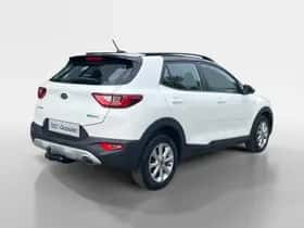 Kia Stonic (2021) thumbnail 2