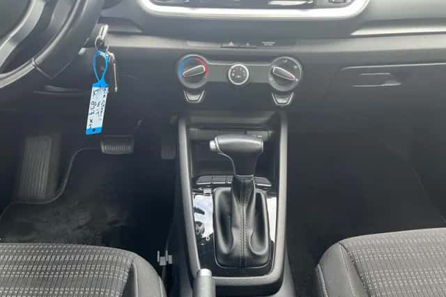 Kia Stonic (2021) thumbnail 8