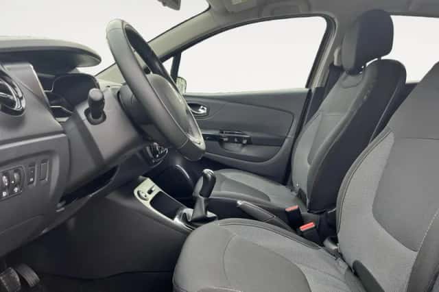 Renault Captur (2017) thumbnail 5