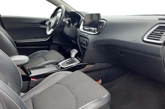 Kia XCeed (2021) thumbnail 3
