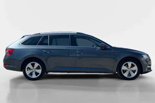 Škoda Superb (2020) thumbnail 4