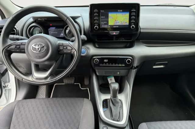 Toyota Yaris (2021) thumbnail 23