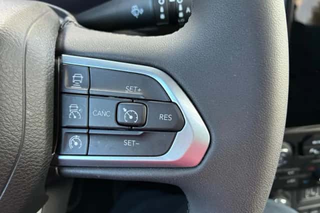 Jeep Renegade (2025) thumbnail 21