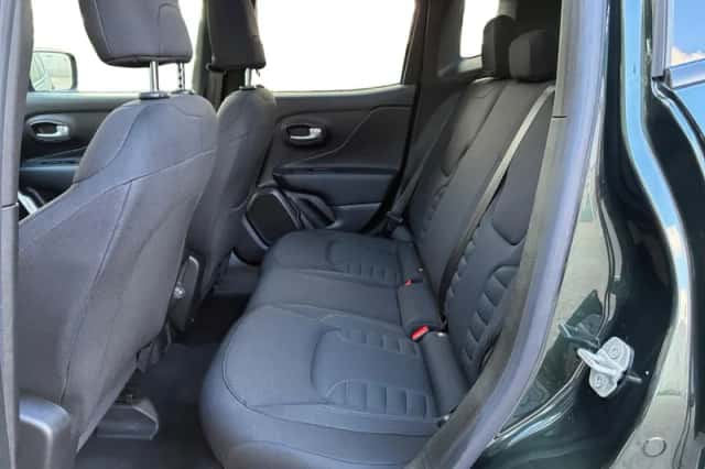 Jeep Renegade (2025) thumbnail 6