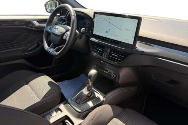 Ford Focus (2024) thumbnail 3