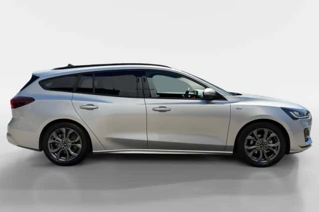 Ford Focus (2024) thumbnail 4