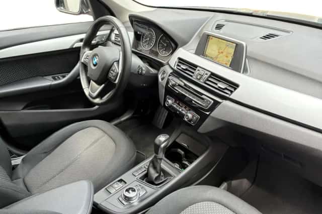BMW X1 (2017) thumbnail 3