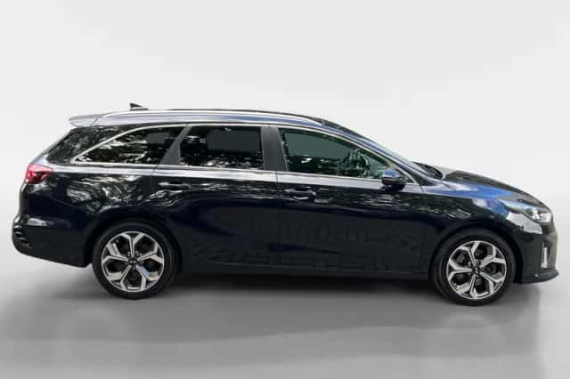 Kia Ceed Sportswagon (2021) thumbnail 4