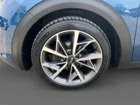 Kia Niro (2017) thumbnail 16