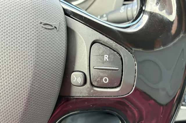 Renault Captur (2016) thumbnail 18