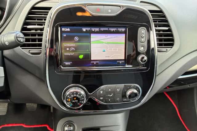Renault Captur (2016) thumbnail 21