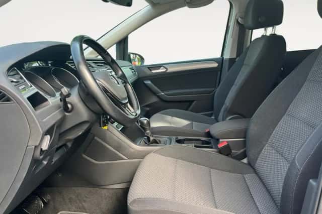 Volkswagen Touran (2019) thumbnail 5