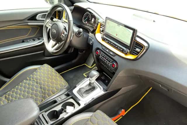Kia XCeed (2021) thumbnail 3