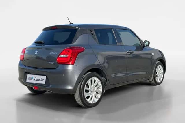 Suzuki Swift (2021) thumbnail 2