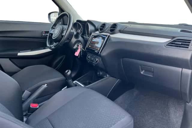 Suzuki Swift (2021) thumbnail 3