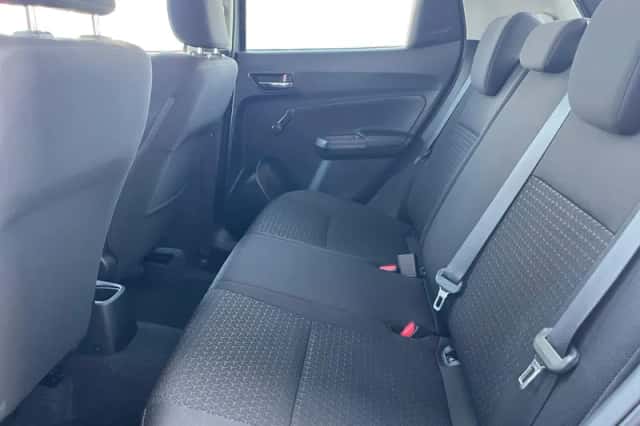 Suzuki Swift (2021) thumbnail 6