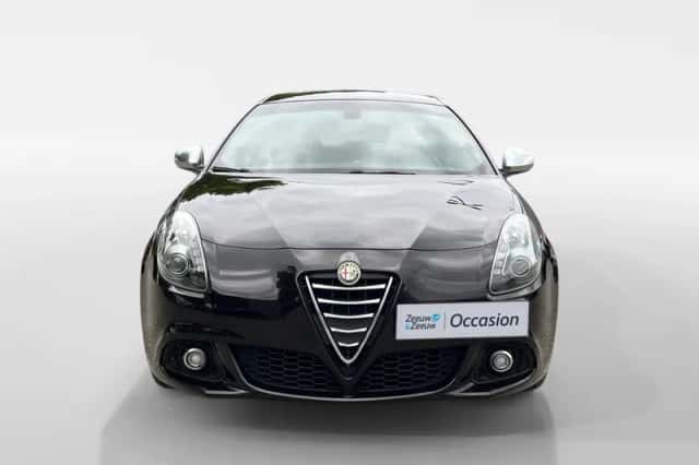Alfa Romeo Giulietta (2015) thumbnail 7