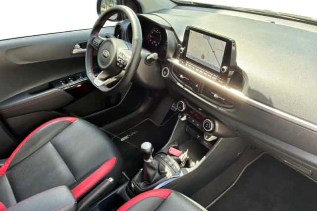 Kia Picanto (2022) thumbnail 3
