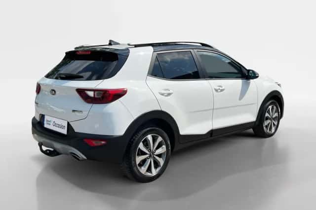 Kia Stonic (2021) thumbnail 2