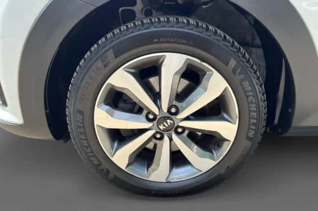 Kia Stonic (2021) thumbnail 16