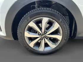 Kia Stonic (2021) thumbnail 16
