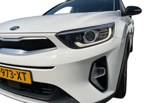 Kia Stonic (2021) thumbnail 17