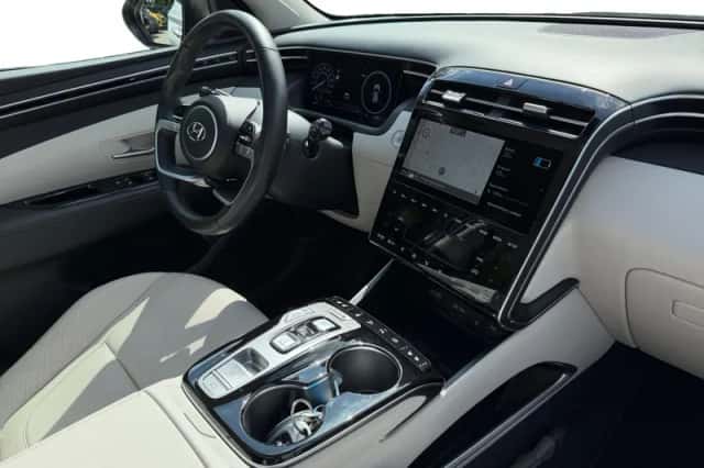 Hyundai Tucson (2023) thumbnail 3