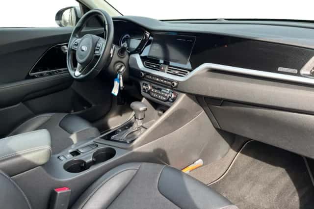 Kia Niro (2021) thumbnail 3