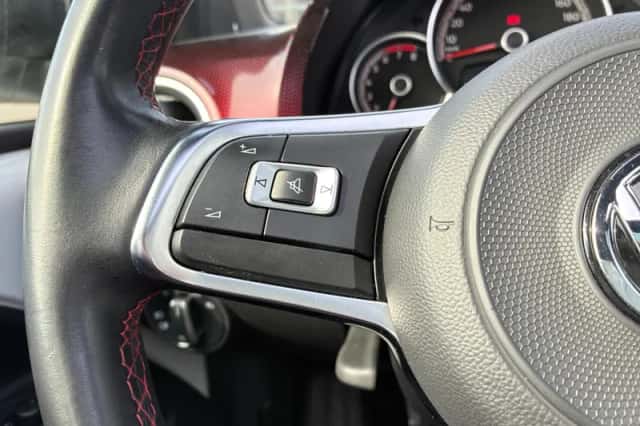 Volkswagen Up! (2018) thumbnail 20