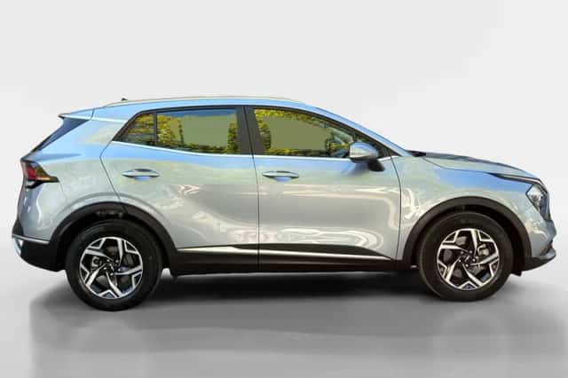 Kia Sportage (2023) thumbnail 4