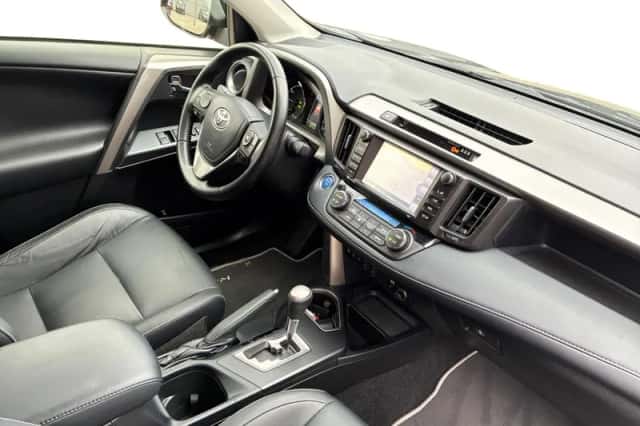 Toyota RAV4 (2018) thumbnail 3