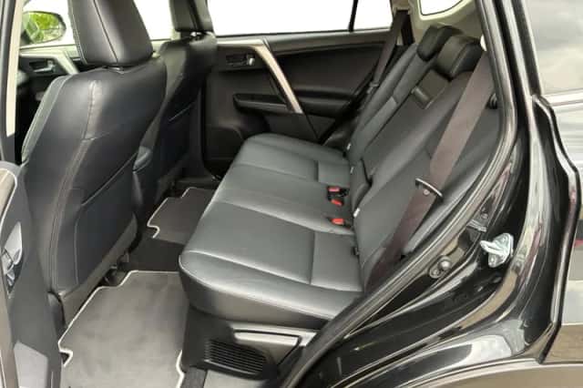 Toyota RAV4 (2018) thumbnail 6