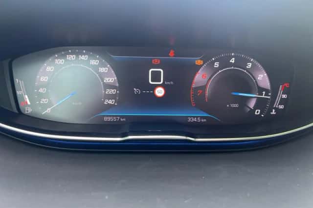Peugeot 3008 (2021) thumbnail 21