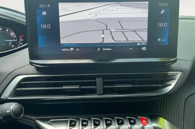 Peugeot 3008 (2021) thumbnail 23