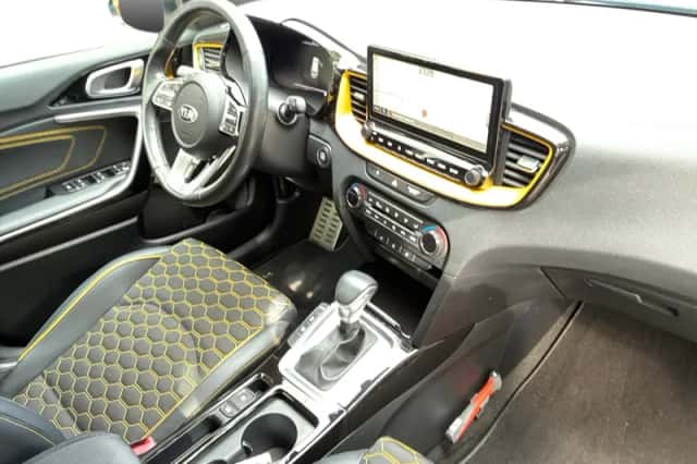 Kia XCeed (2020) thumbnail 3