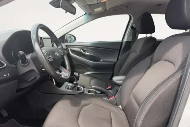 Hyundai i30 (2017) thumbnail 5