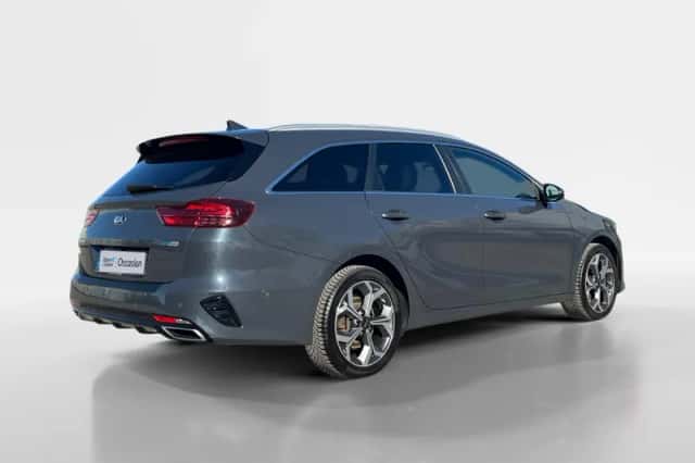 Kia Ceed Sportswagon (2022) thumbnail 2