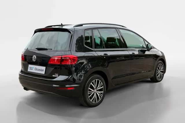 Volkswagen Golf (2014) thumbnail 2
