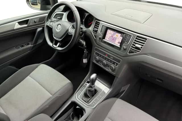 Volkswagen Golf (2014) thumbnail 3